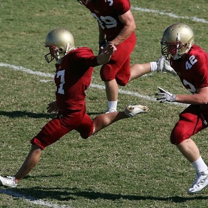 爱游戏电竞官网-上海申花客场不敌江苏苏宁，遭遇连败，上海申花对手