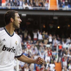 AYX体育官网-中国高校篮球联赛全面升级，吸引众多年轻人，中国高校校友篮球联赛