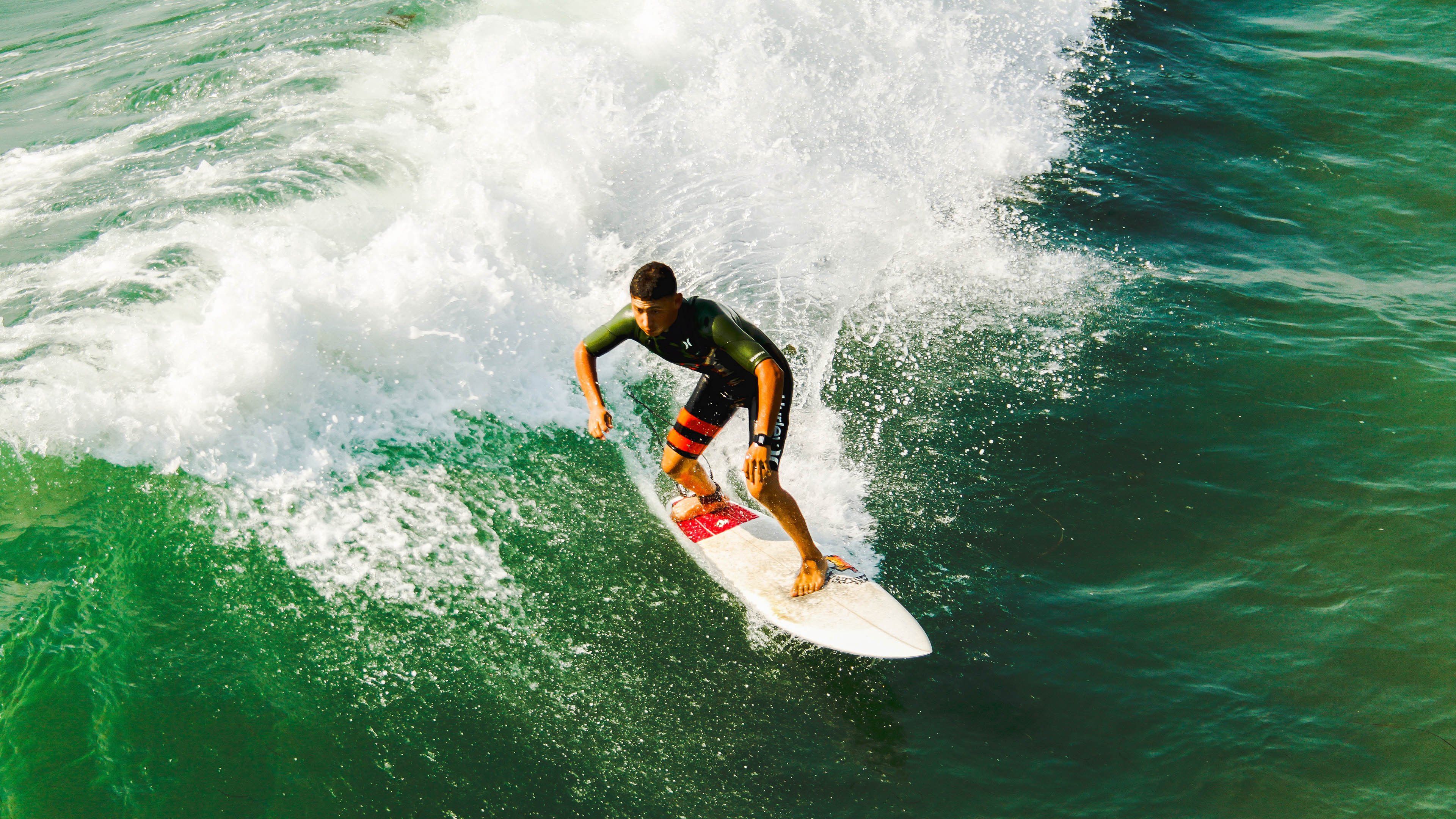 _足球飞行模拟：未来足球场的新探索_，足球模拟比赛