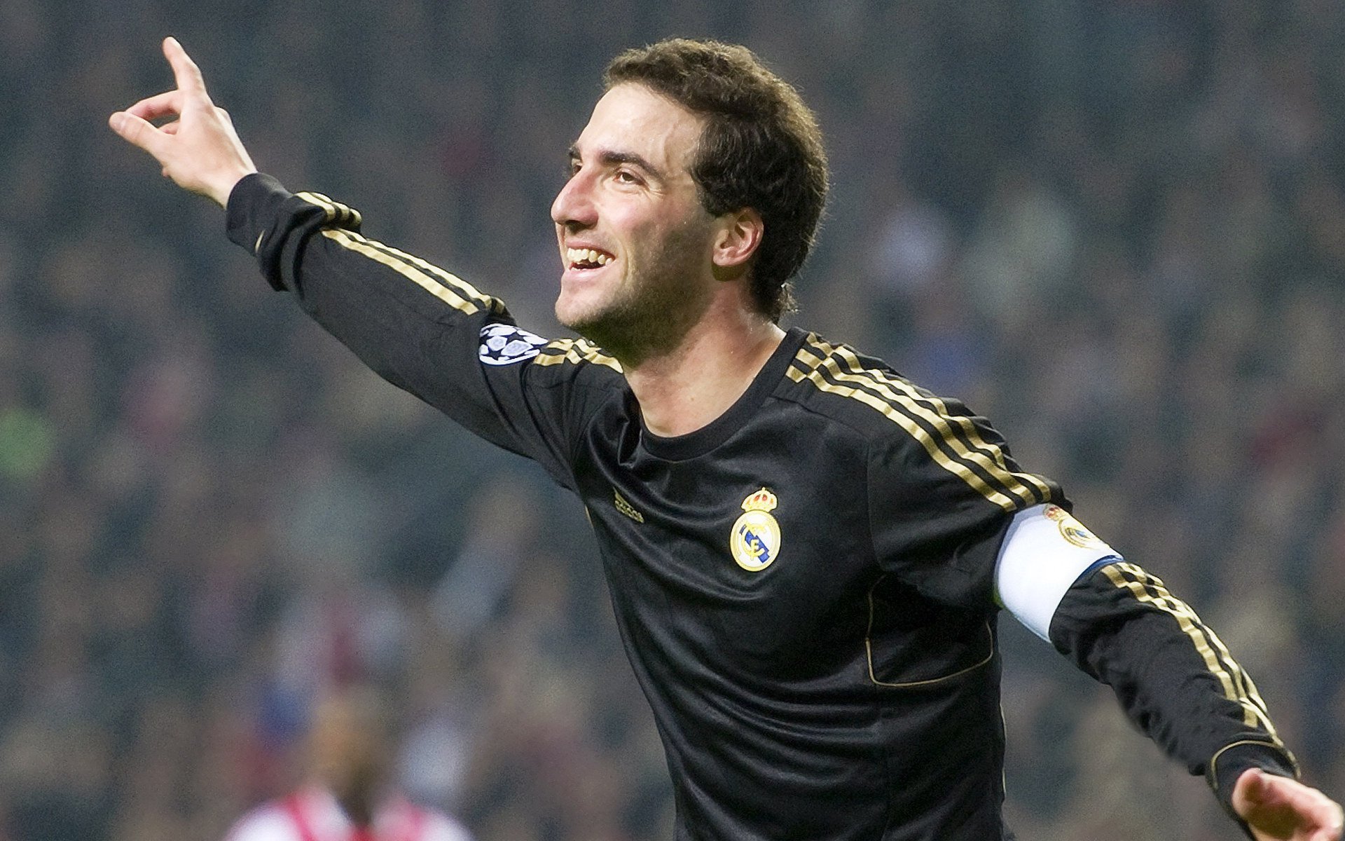 乌拉圭0-4不敌巴拉圭,世界杯预选赛遭遇首场失利,世界杯乌拉圭阵型442